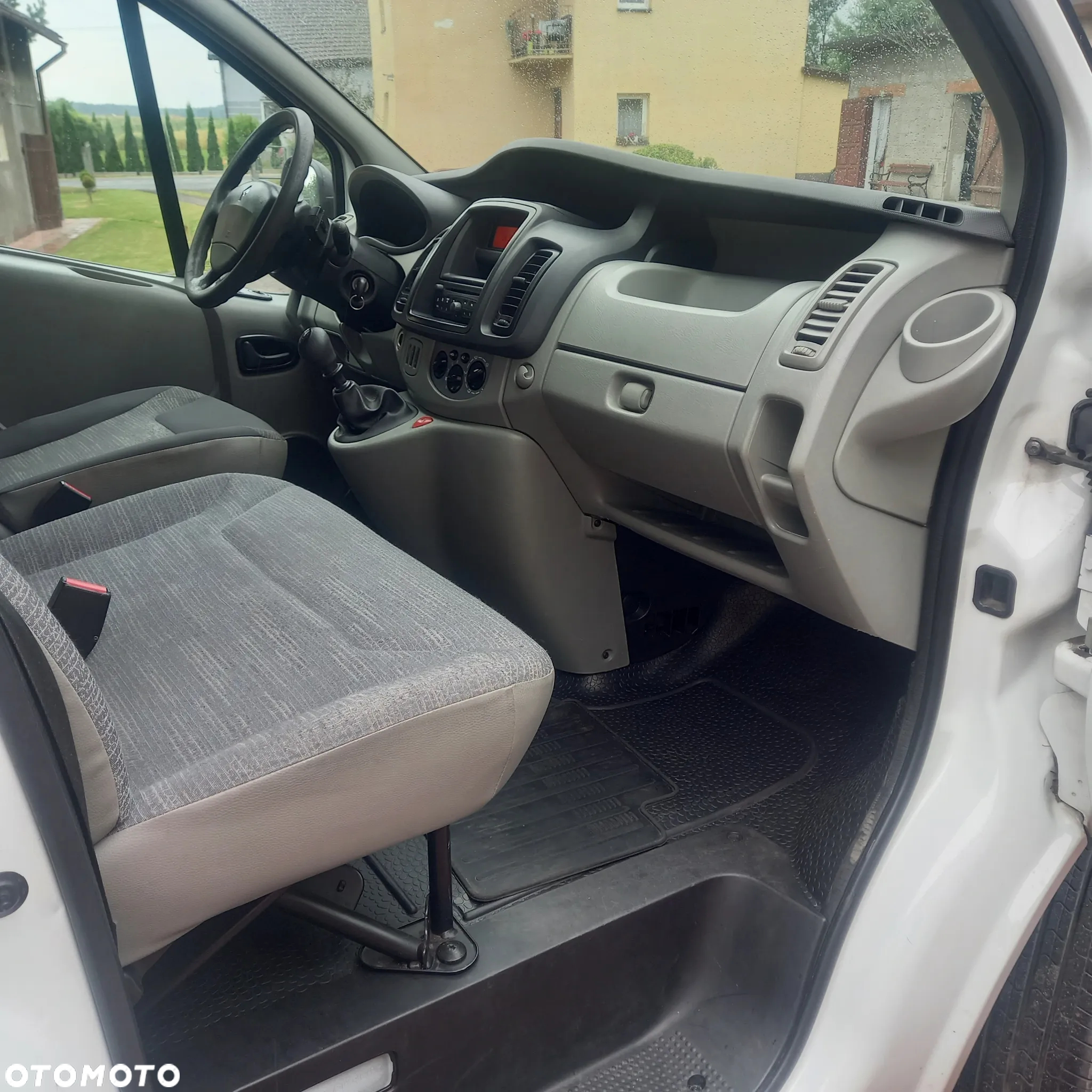 Renault TRAFIC - 12