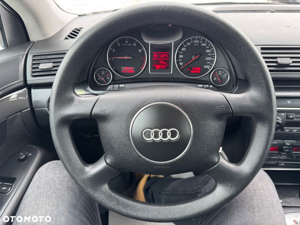 Audi A4 Limousine - 15