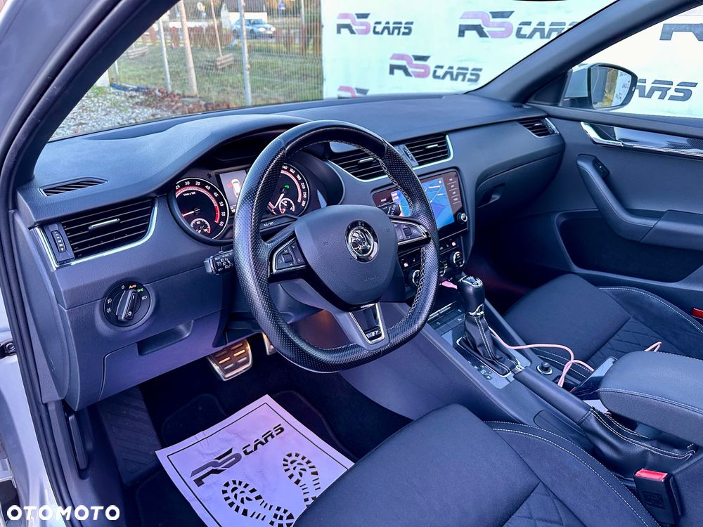 Skoda Octavia Combi 2.0 TDI DSG RS - 23