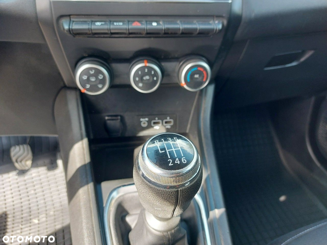 Renault Captur - 22