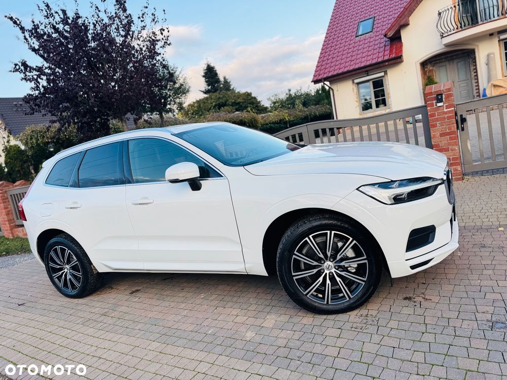Volvo XC 60 B4 D AWD Geartronic Momentum Pro - 23