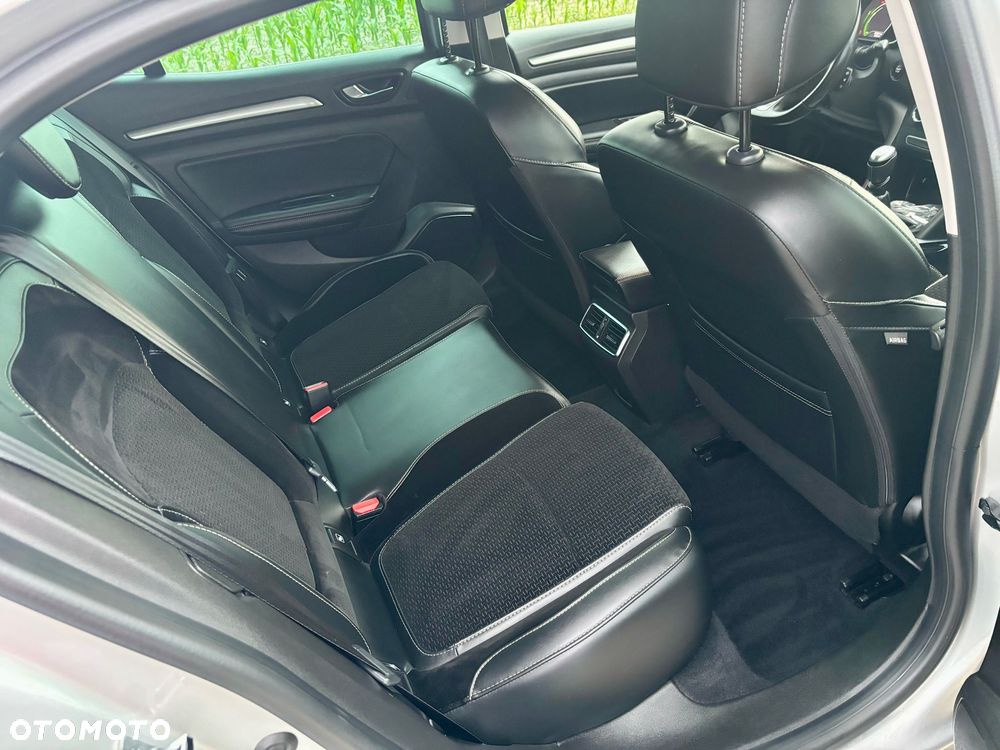 Renault Megane TCe 140 GPF LIMITED - 5
