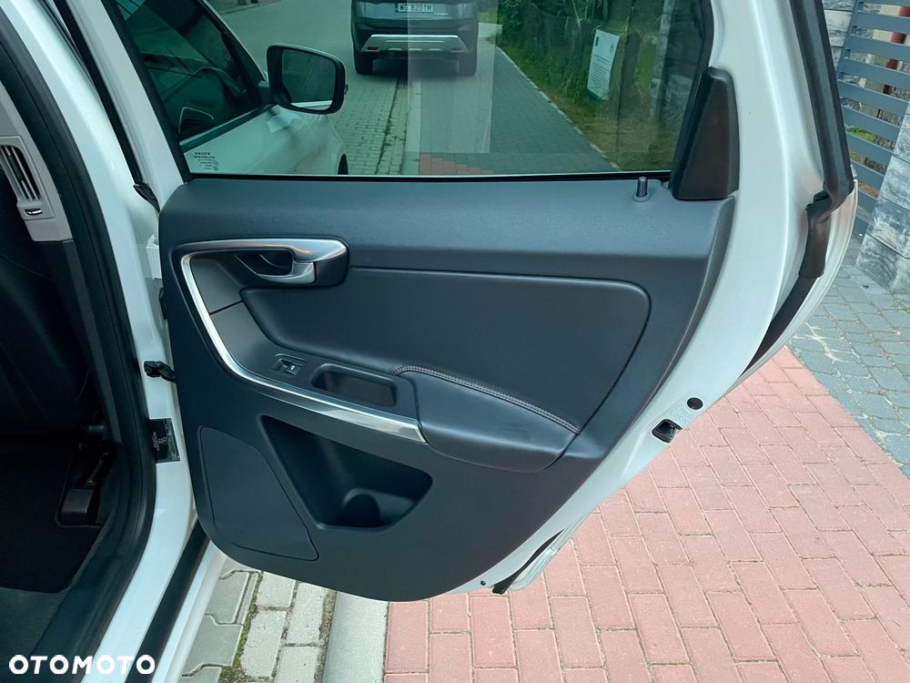 Volvo XC 60 D5 AWD Summum - 19