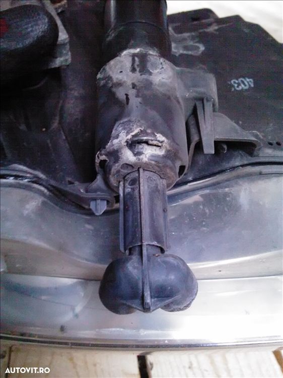spalator far stanga mercedes benz c class 3.0 d an fabr 2009 - 1