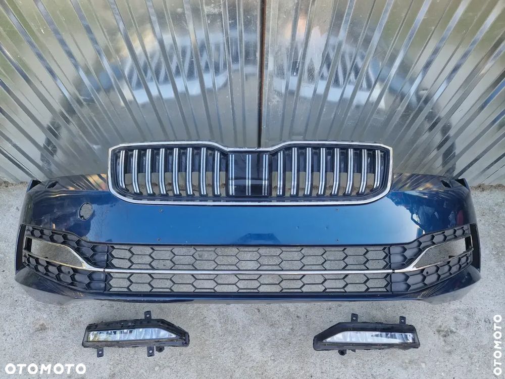 Skoda Superb III 3 Lift 3V0 Zderzak przód przedni SPR