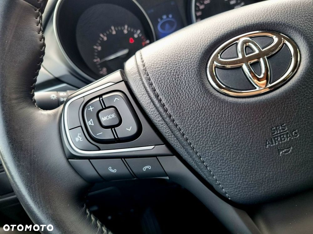 Toyota Avensis 1.8 Sol NAVI MS - 16