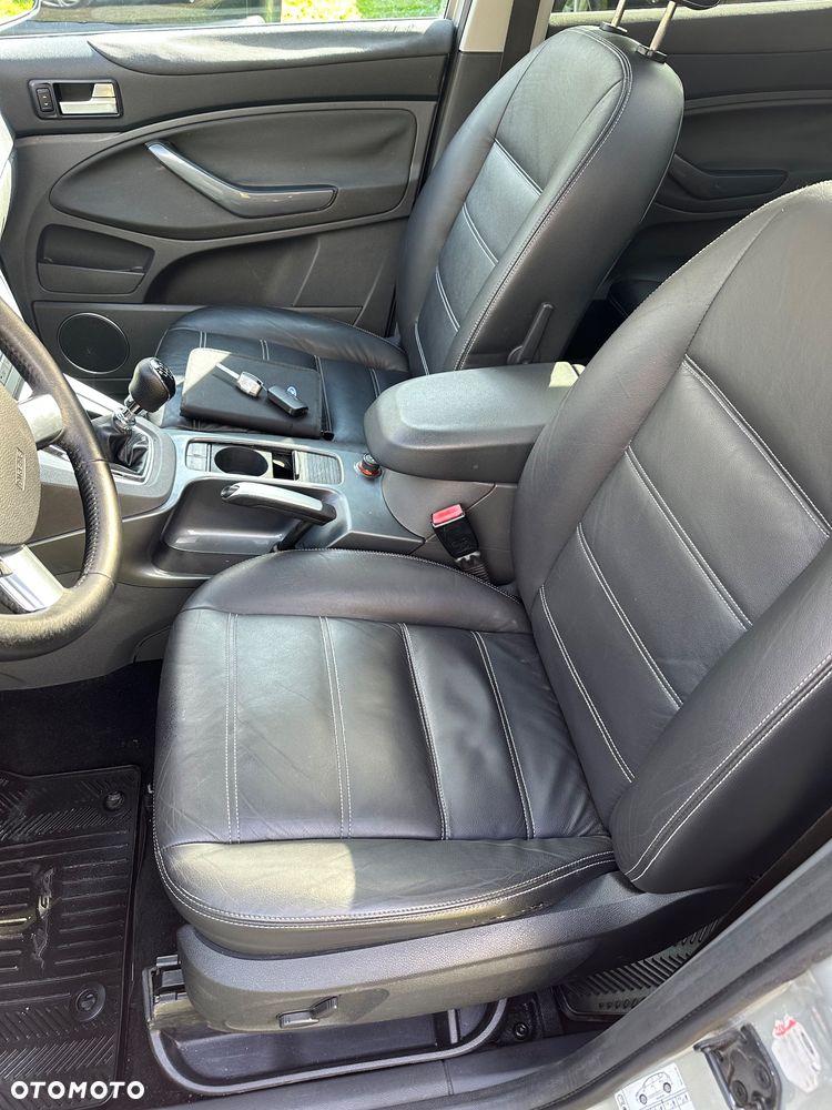 Ford Kuga 2.0 TDCi Titanium - 17