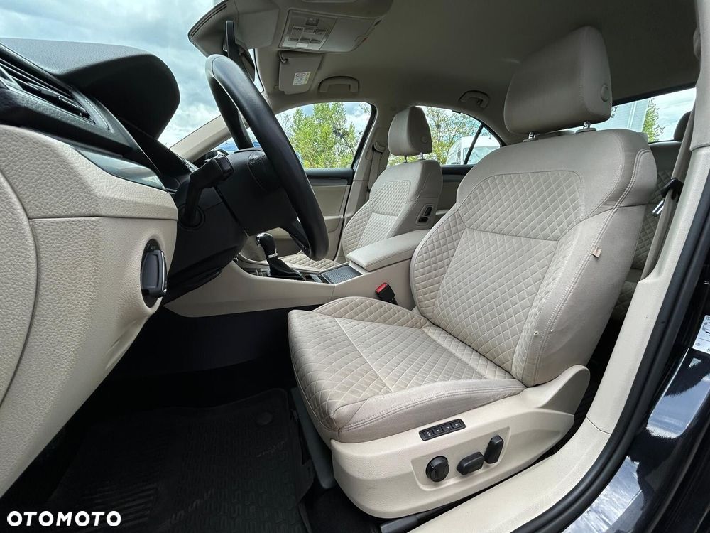 Skoda Superb 2.0 TDI SCR Style DSG - 9