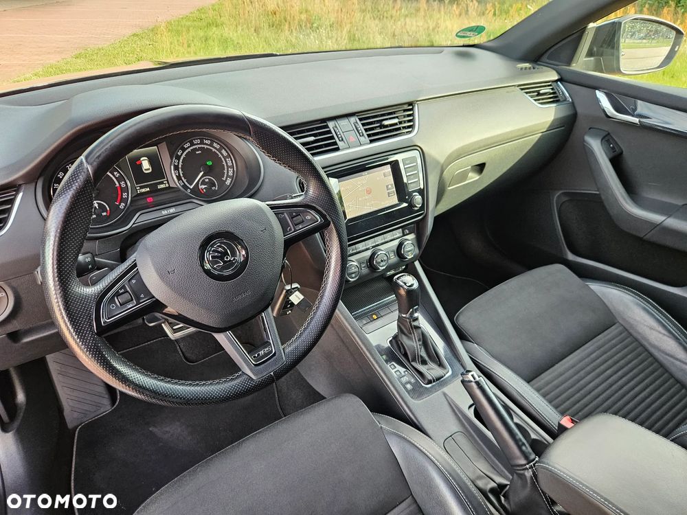 Skoda Octavia 2.0 TDI DSG RS - 10