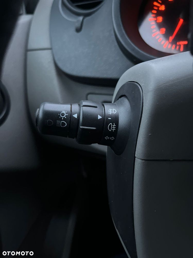 Renault Kangoo 1.6 8V Happy Family - 19