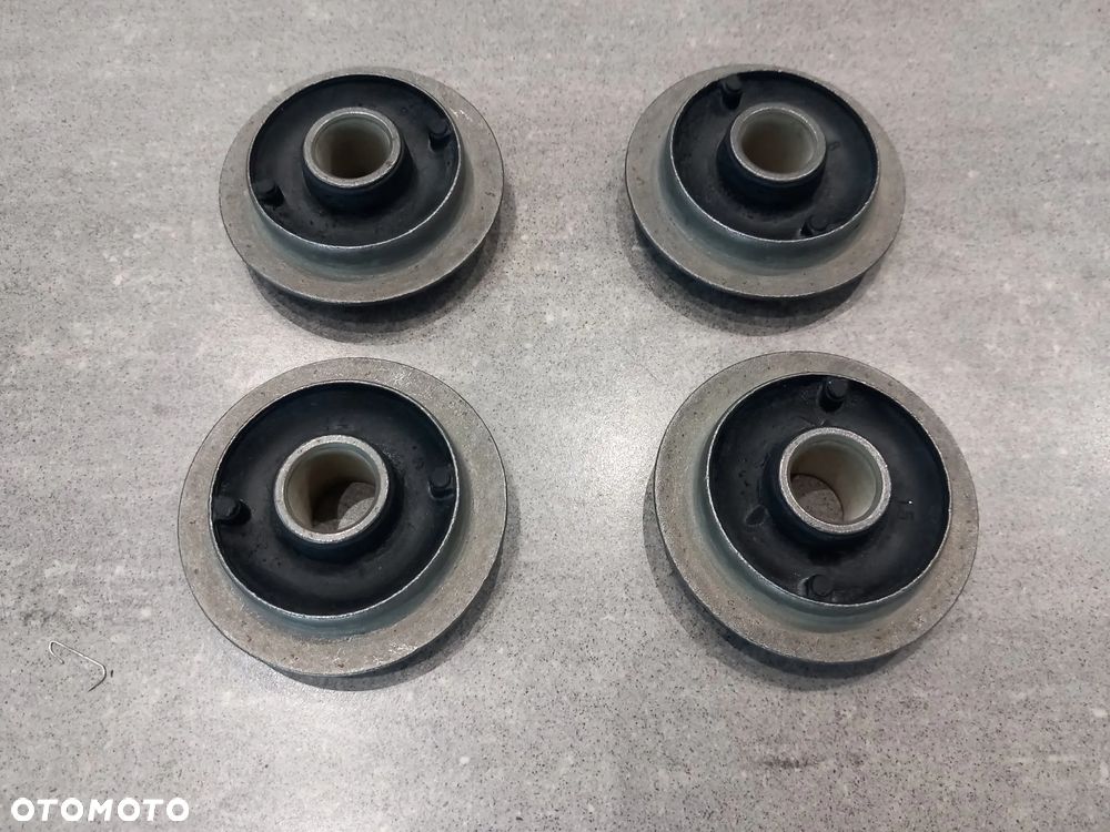 Silentblok wahacza - wkładka izolująca Ford 1656752 - 4