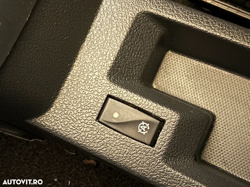 Dacia Lodgy 1.5 Blue dCi Laureate - 24