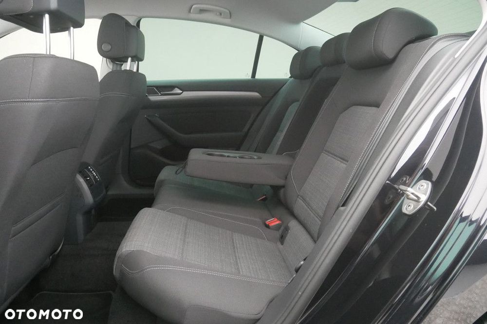 Volkswagen Passat 2.0 TSI Business DSG - 15