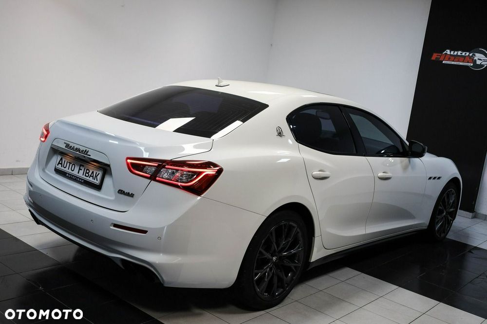 Maserati Ghibli - 10