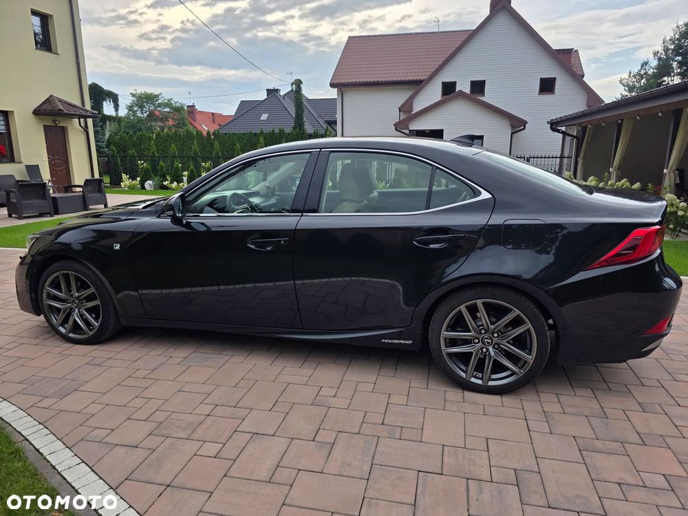 Lexus IS 300h F Sport EU6 - 6