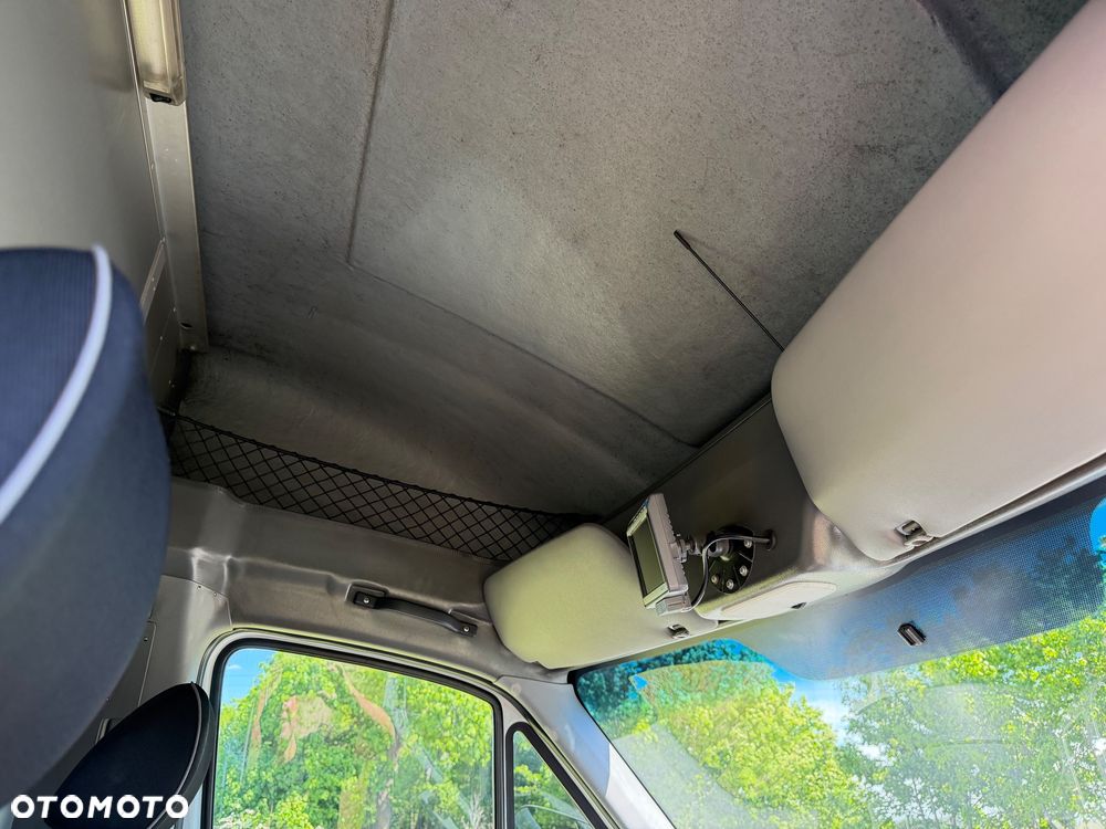 Mercedes-Benz Sprinter - 19