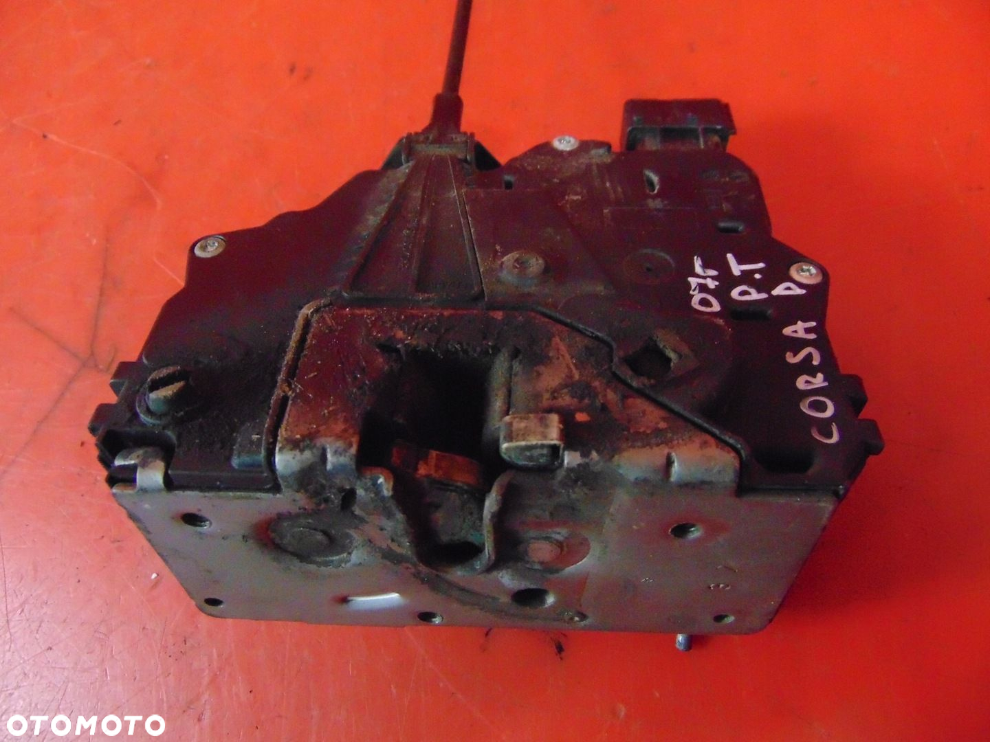 OPEL CORSA D 5D S07 CENTRALNY ZAMEK DRZWI PRAWY TYŁ 6-PIN 13258267 ER - 4