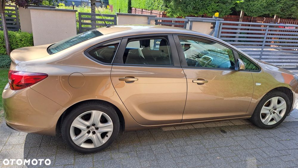 Opel Astra 1.6 Business - 9