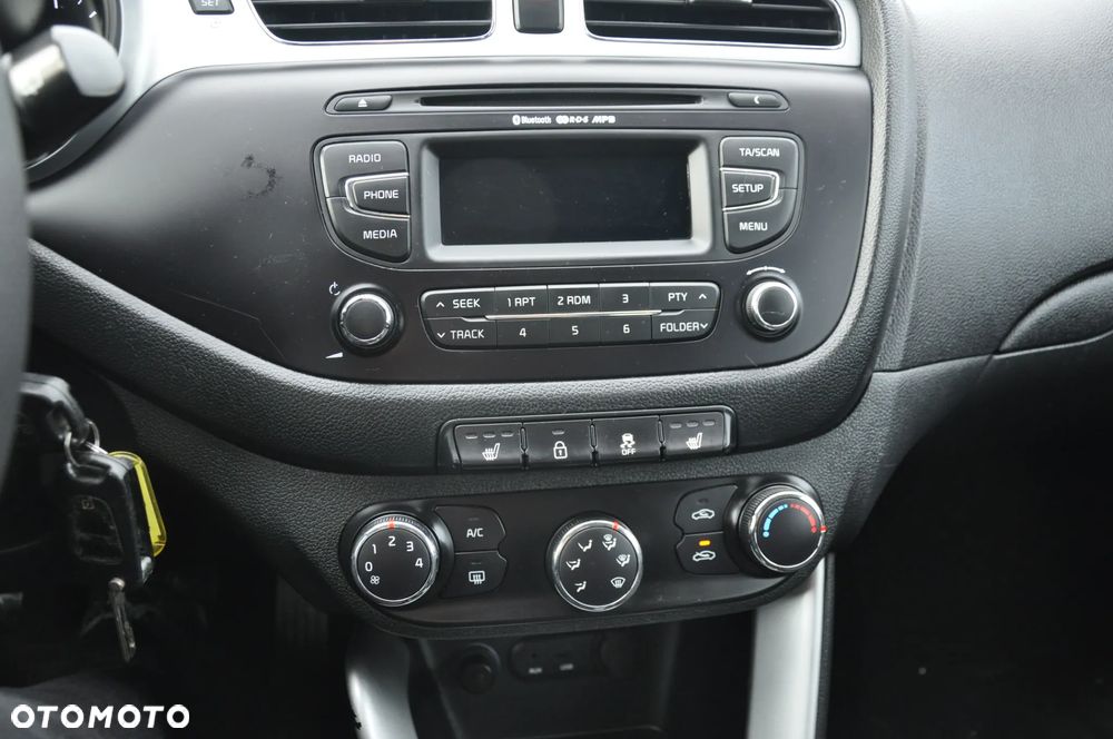 Kia Ceed 1.6 CRDi 128 Fifa World Cup Edition - 11