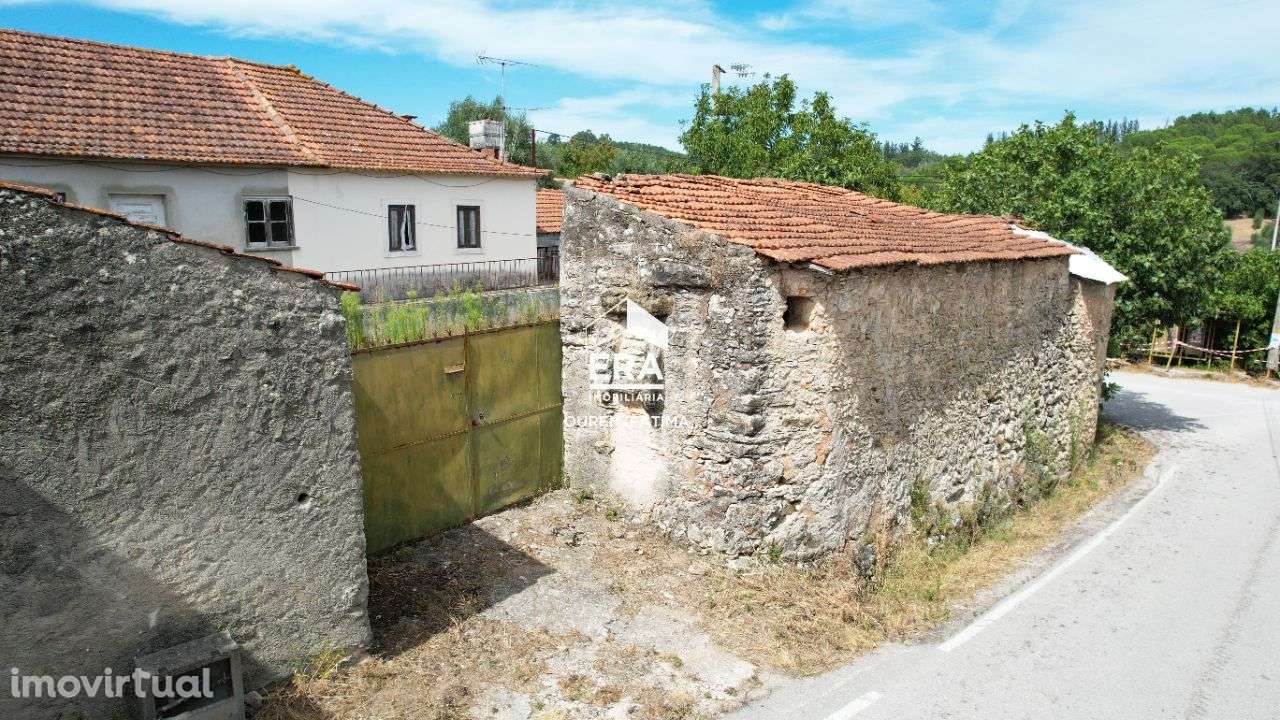 Moradia T4 localizada no Olival, Ourém - Grande imagem: 5/30