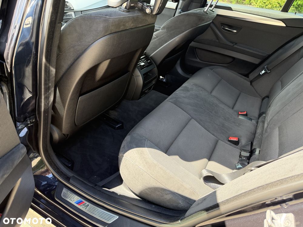 BMW Seria 5 525d xDrive - 10