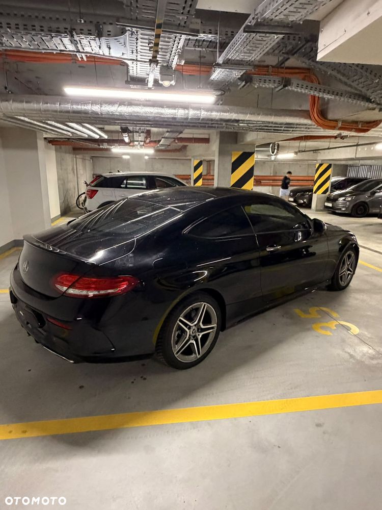 Mercedes-Benz Klasa C 300 9G-TRONIC AMG Line - 10