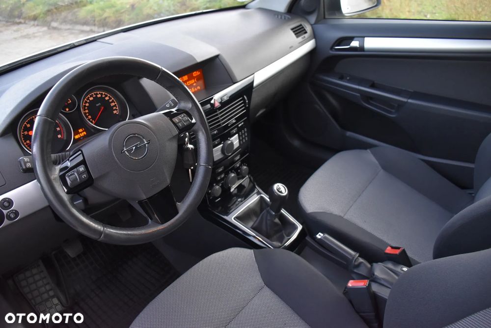 Opel Astra GTC 1.6 Edition 111 Jahre - 18