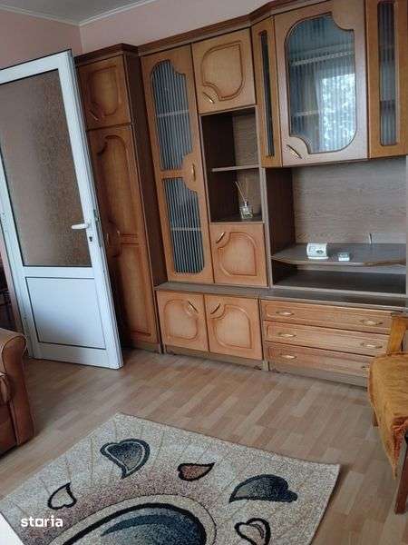 Închiriez apartament — fotografia 1