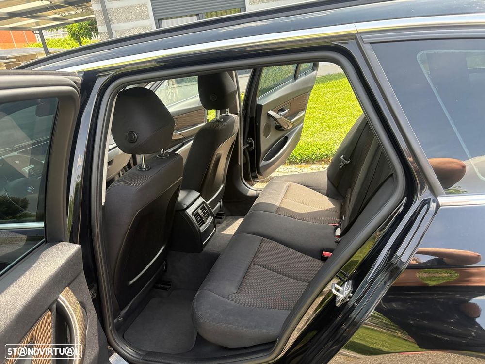 BMW 320 d Luxury Line - 18