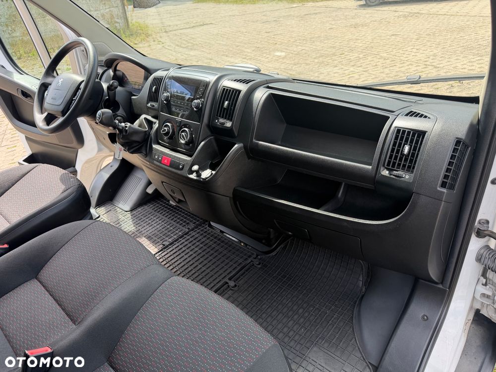 Peugeot Boxer Brygadówka L3H2 7 osób - 12