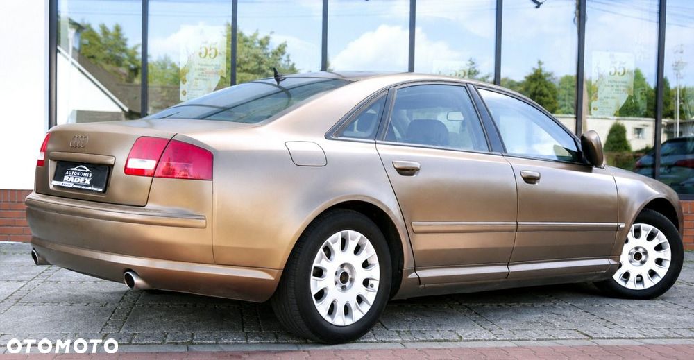 Audi A8 - 4
