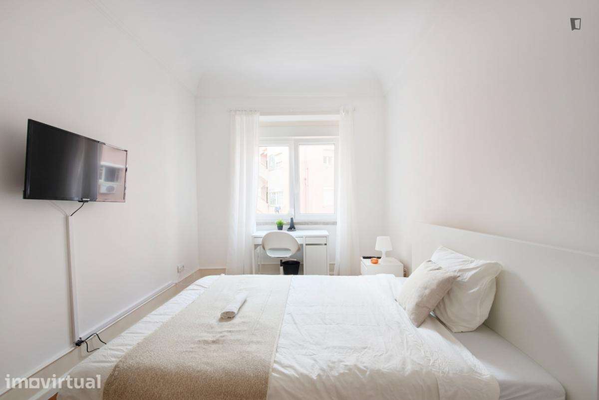 Quarto - localizado em Marquês de Pombal Lisbon - Grande imagem: 3/25