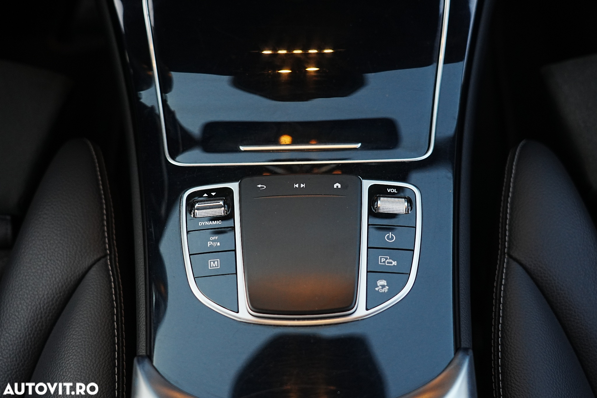 Mercedes-Benz GLC 300 e 4Matic 9G-TRONIC AMG Line - 30