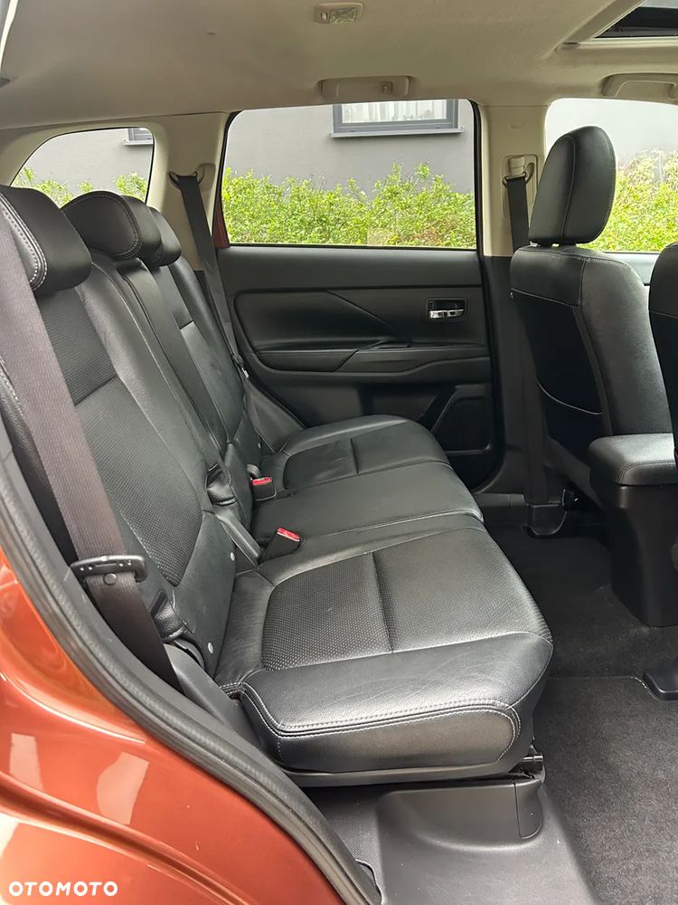 Mitsubishi Outlander 2.2 DI-D 4WD Instyle - 9