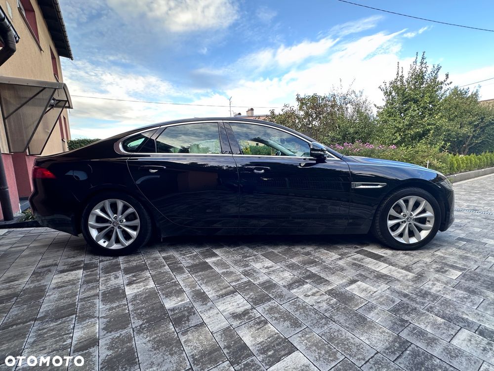 Jaguar XF 2.0 i4D Portfolio - 7