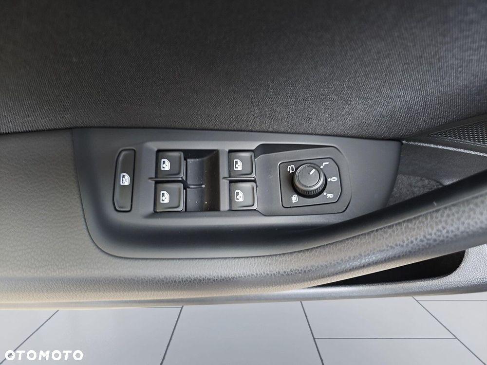 Volkswagen Passat Variant 1.5 TSI EVO Business DSG - 19