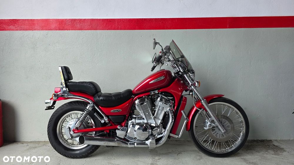 Suzuki Intruder - 14