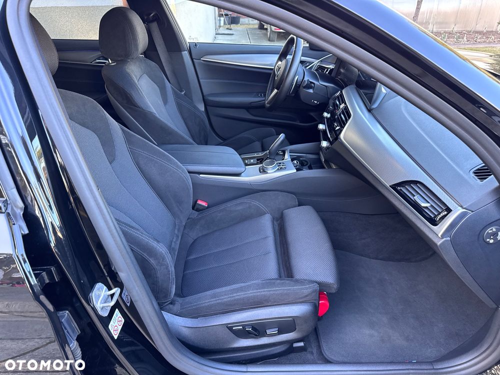 BMW Seria 5 530e iPerformance xDrive M Sport sport - 13