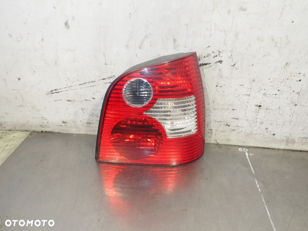LAMPA PRAWA TYLNA VOLKSWAGEN POLO IV 6Q6945258A