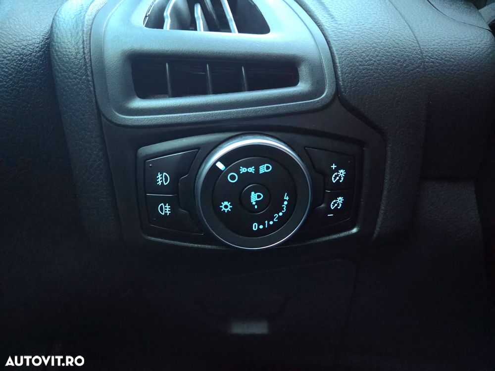 Ford Focus 1.5 EcoBoost Trend - 12