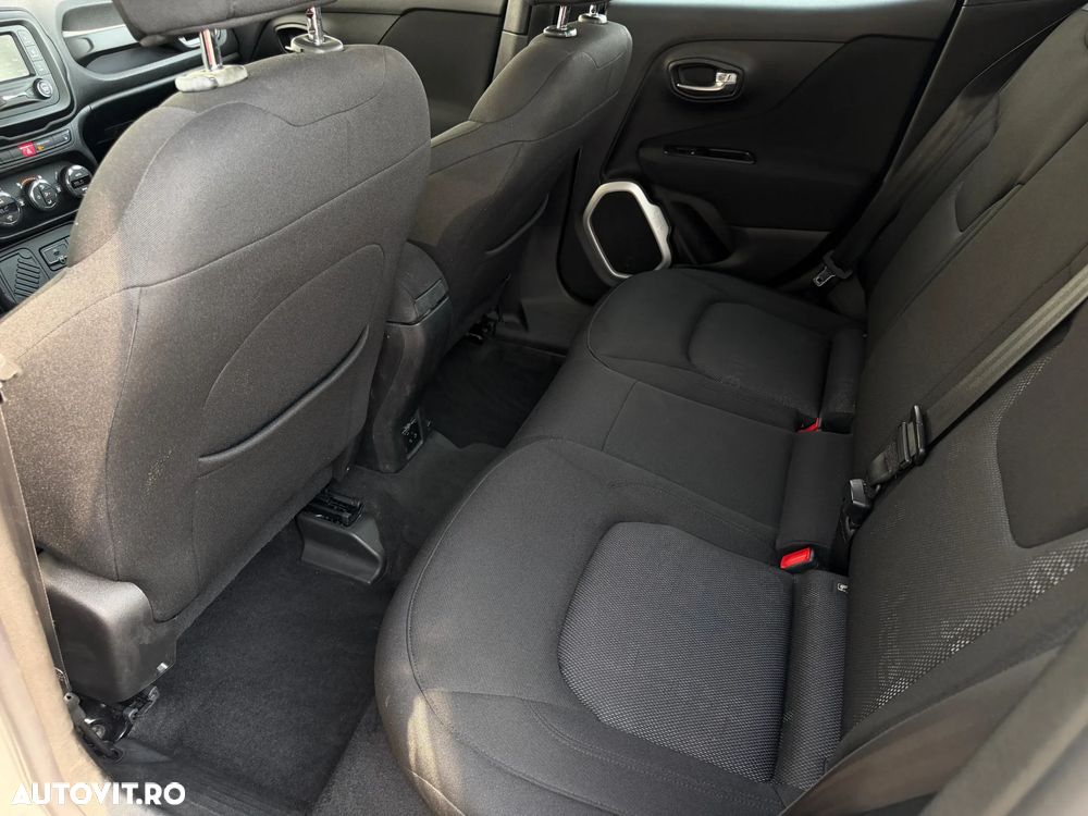 Jeep Renegade - 16