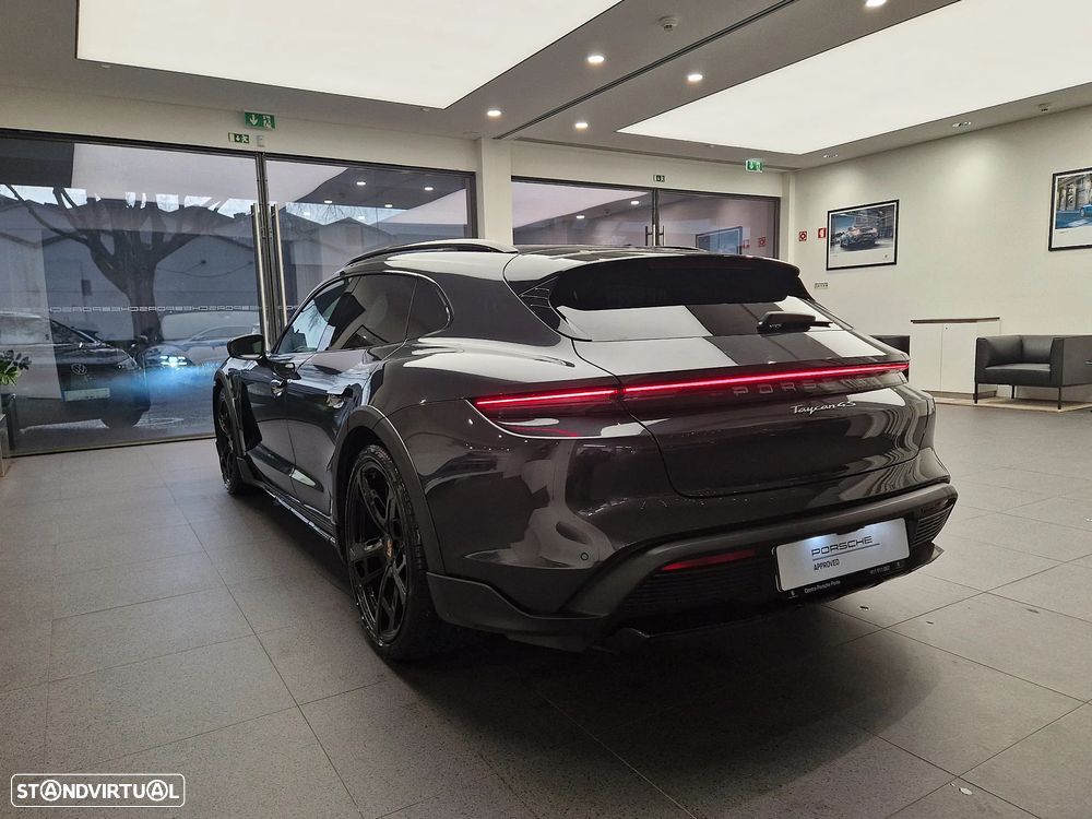 Porsche Taycan Cross Turismo 4S - 3