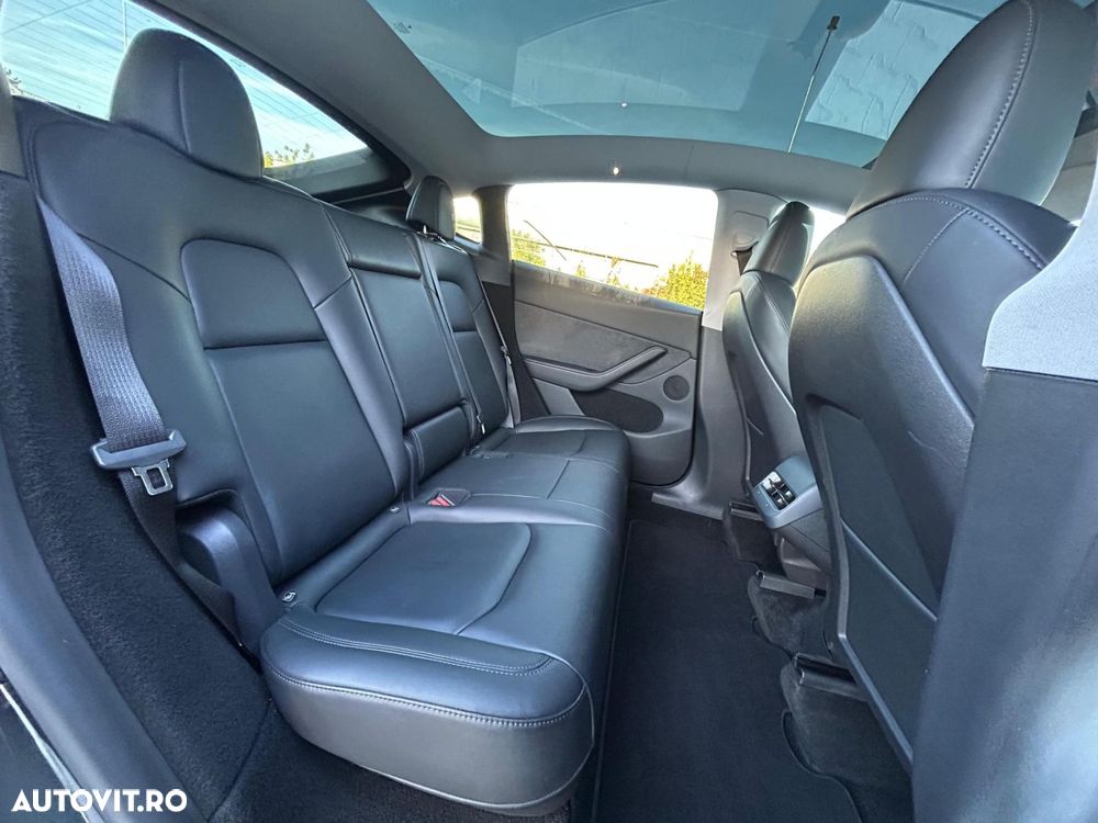 Tesla Model Y Performance Dual Motor AWD - 16