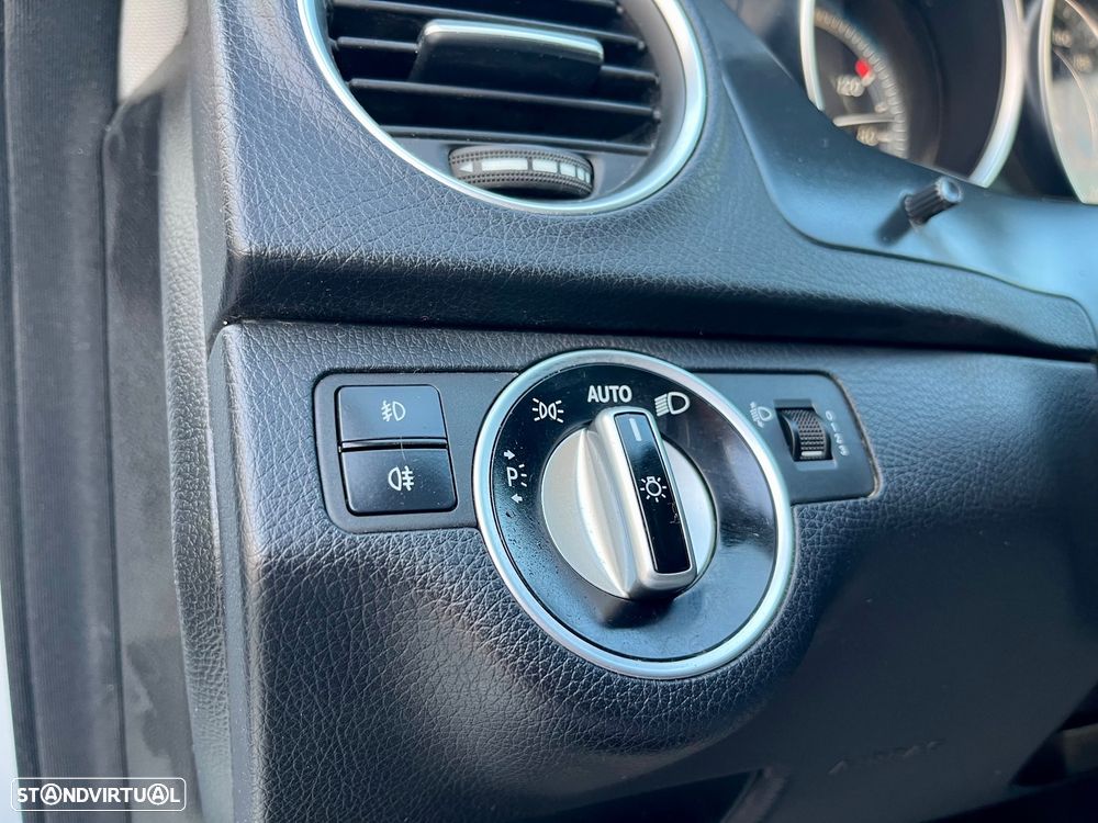 Mercedes-Benz C 180 CDi Elegance BE - 24