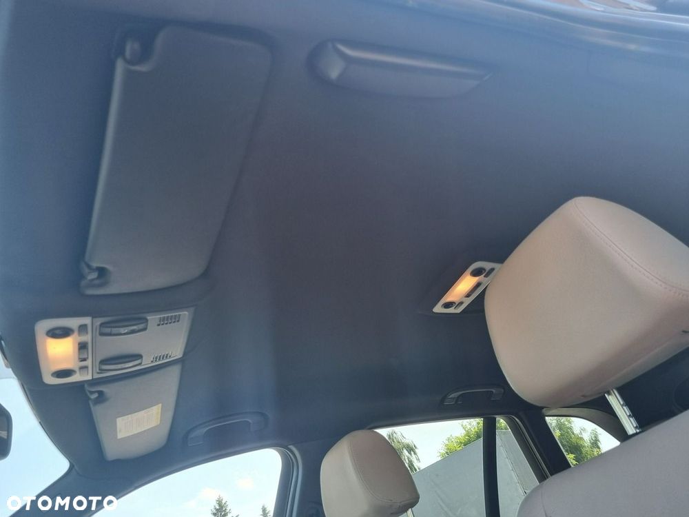 BMW X1 xDrive23d - 28