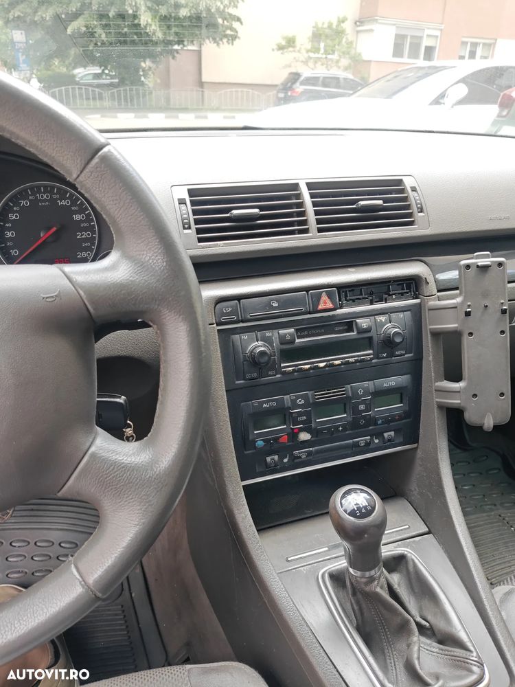 Audi A4 Limuzina 2.0 - 5
