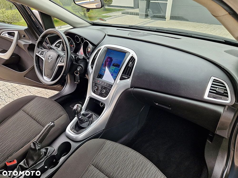 Opel Astra 1.4 150 Jahre - 7