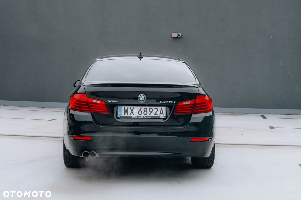 BMW Seria 5 528i xDrive - 3