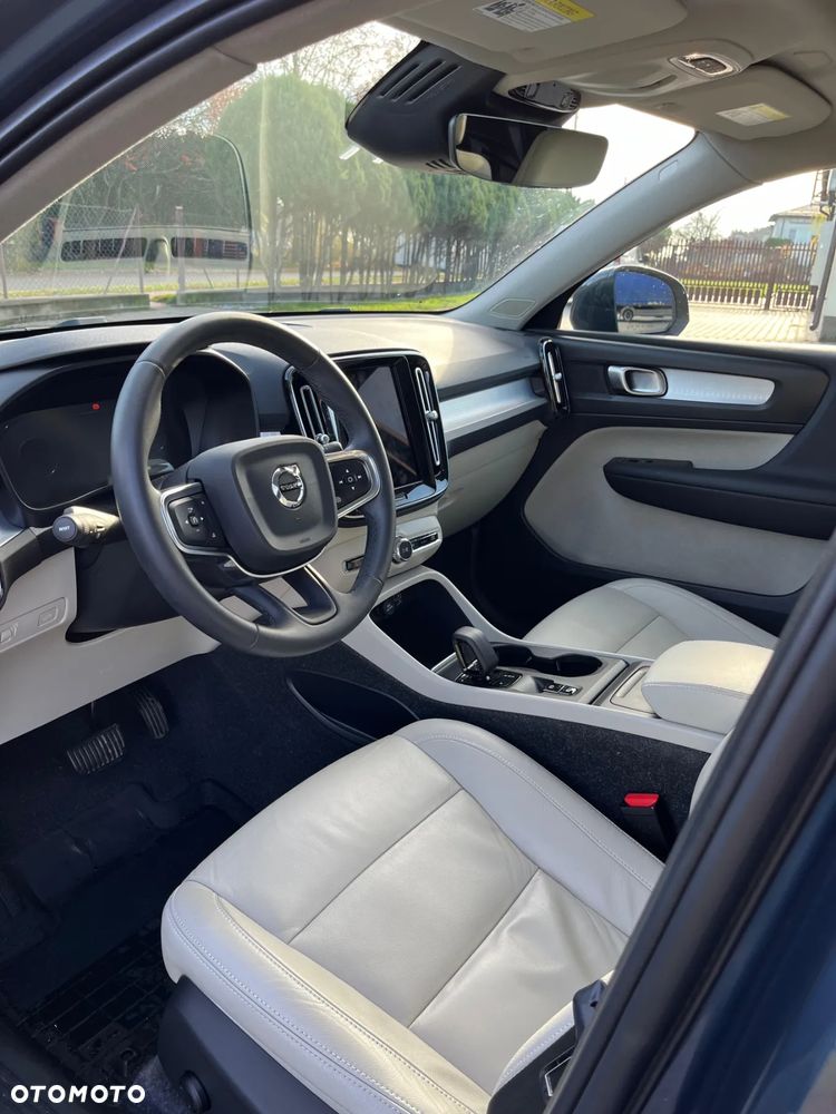 Volvo XC 40 T5 AWD Momentum - 9