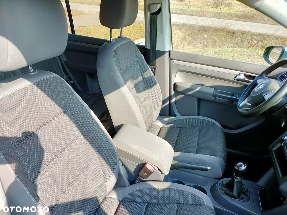 Volkswagen Touran - 27